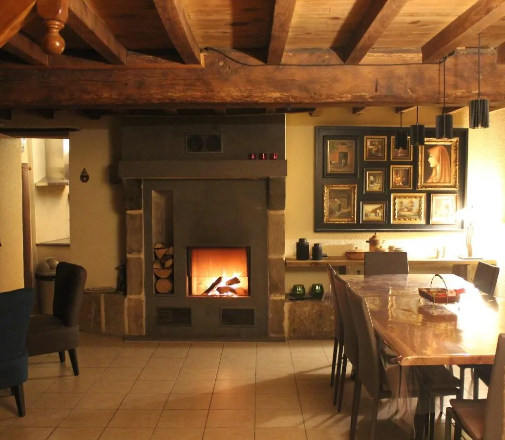 Holiday home Vakantiehuis Le Vieux Tilleul Pionsat France