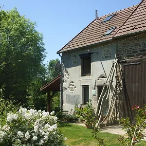 Hébergement de vacances Beautiful Holiday In Auvergne With Garden, Pionsat